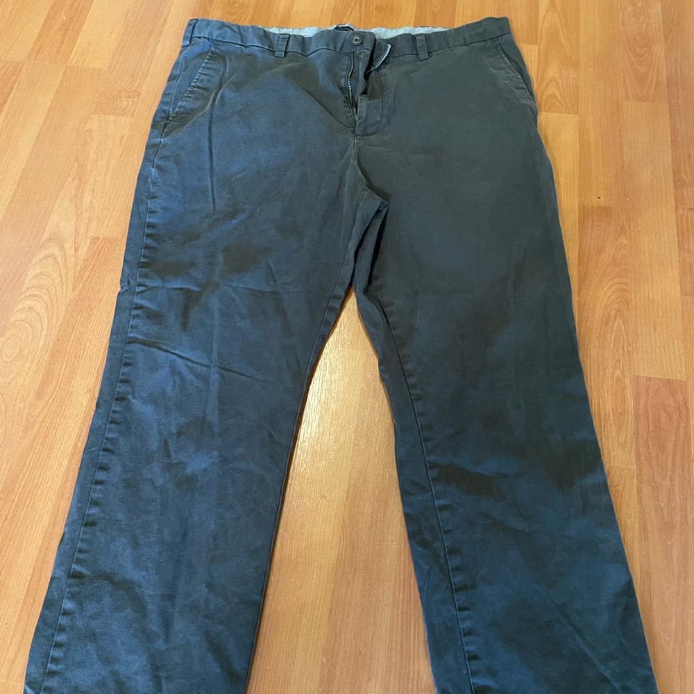 Banana Republic Chinos - Mens size 38x32